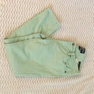 Like new Lucky Brand Zoe straight jeans size 6/28